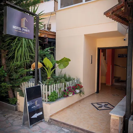 Porti Hotel *